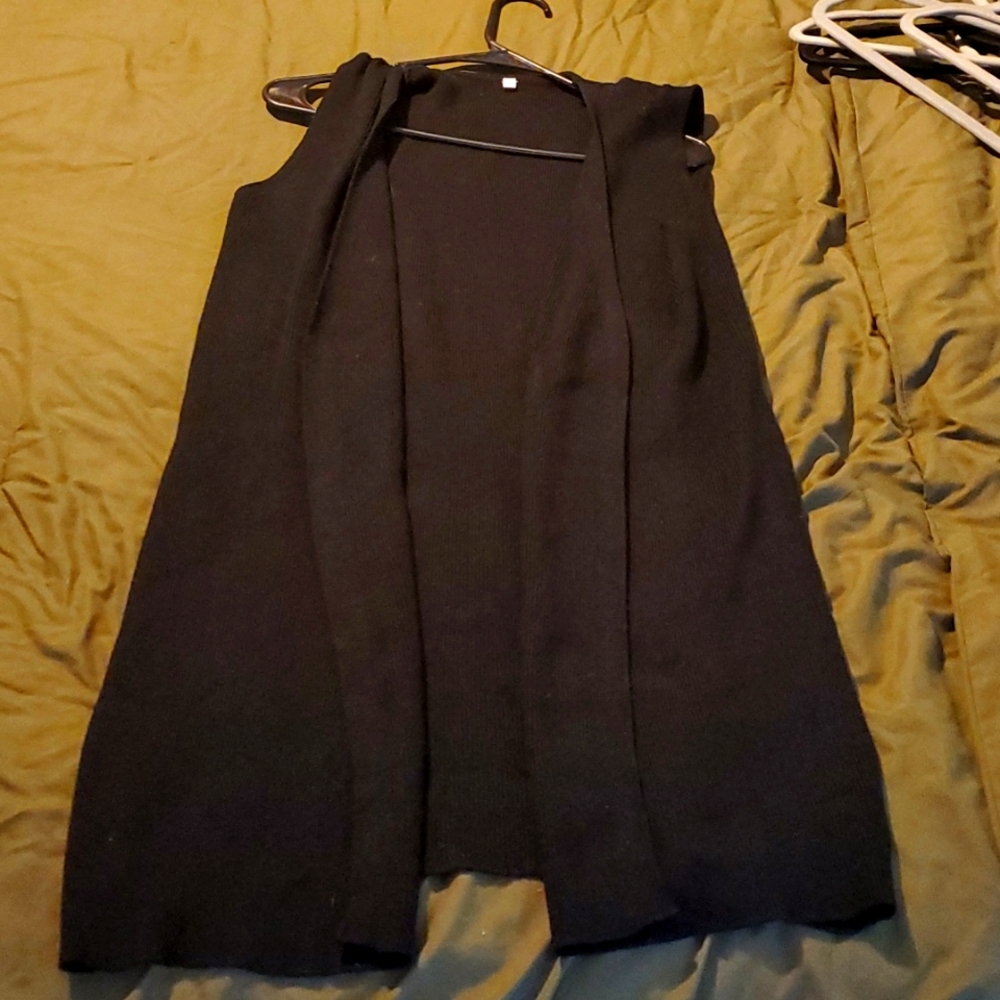 Sleeveless cardigan
